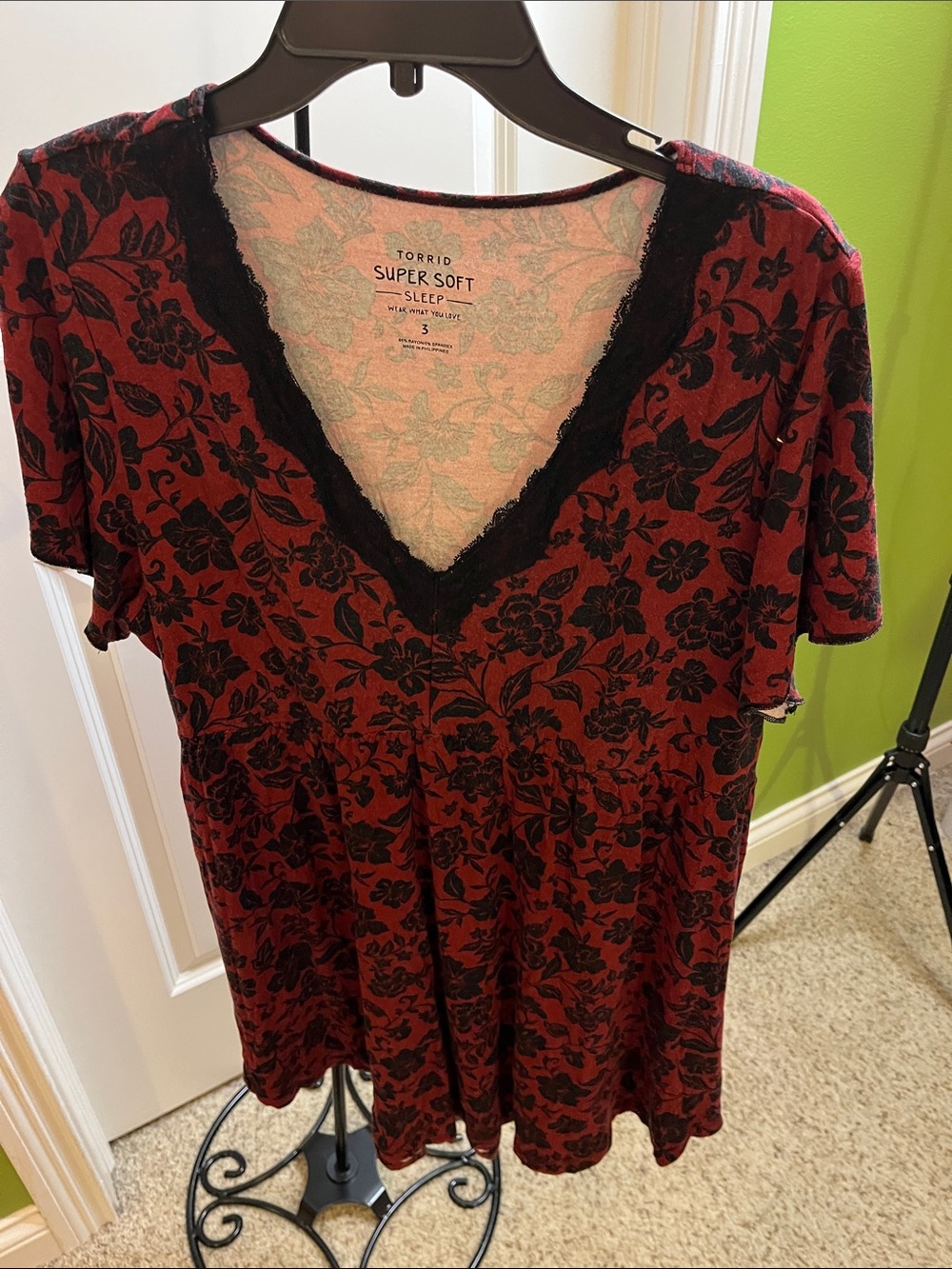 Torrid  size 3 Burgundy Floral V‑Neck Super Soft Nightshirt with Black Lace